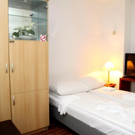 Am Alexanderplatz Apartment